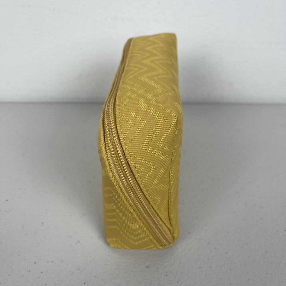 Delta One Rio Radiance Yellow Missoni Amenity Kit Bag Socks NEW 2026 Summer - Picture 13 of 16